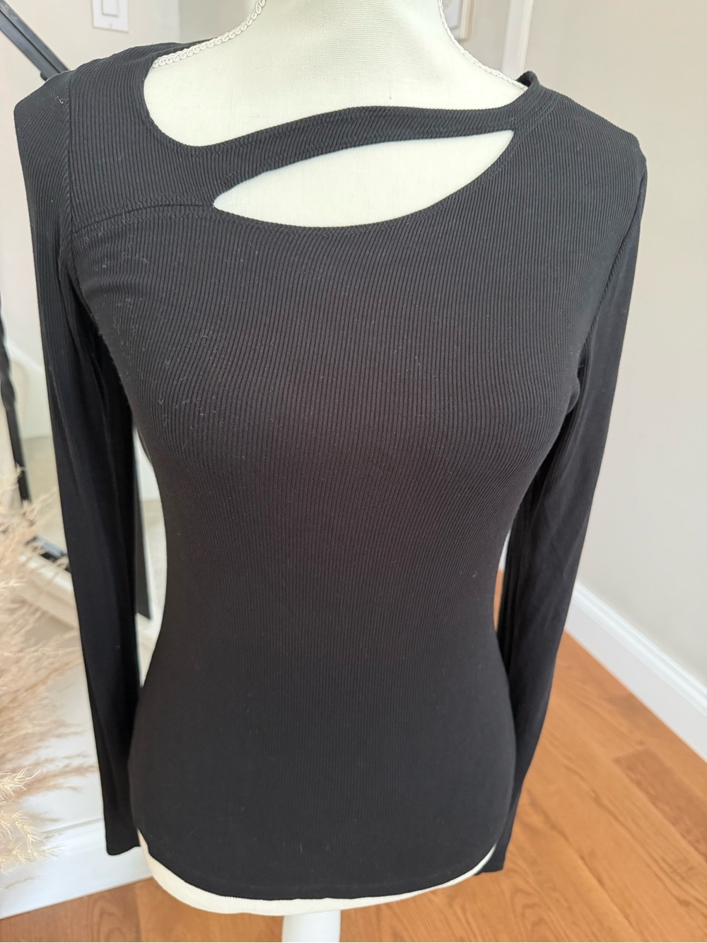 LNA Black Long-Sleeve Ribbed Top with Asymmetric Cutout